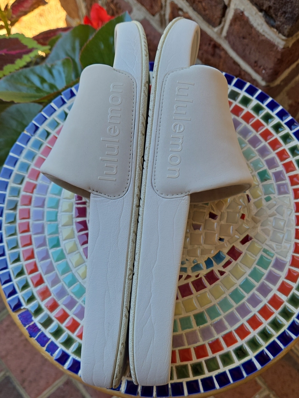 LuLuLemon Women's Restfeel Slide - Picture 6 of 9